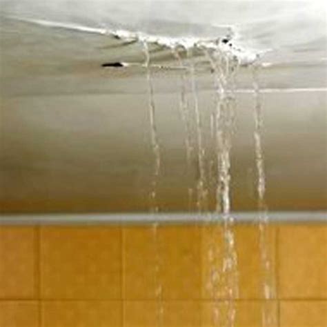 what to do if bathtub is leaking through ceiling|Bathtub Leaking Through Ceiling: How to Fix a Leaky。